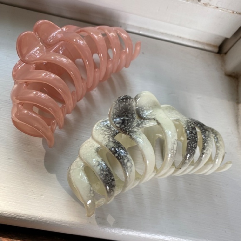 Anthropologie Acrylic Hair Clip Set - Picture 2 of 3